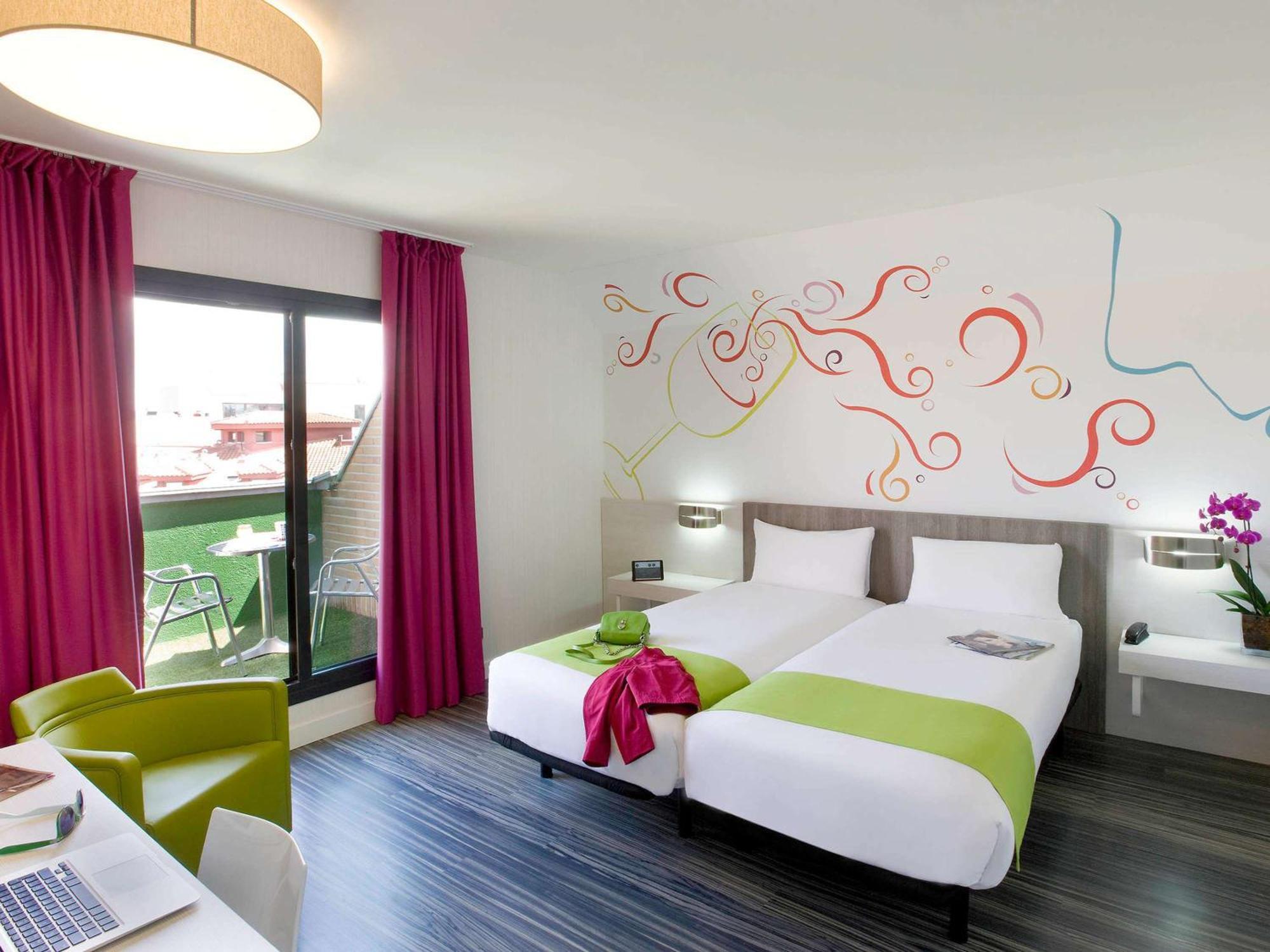 Ibis Styles Madrid Prado Hotel Exterior photo