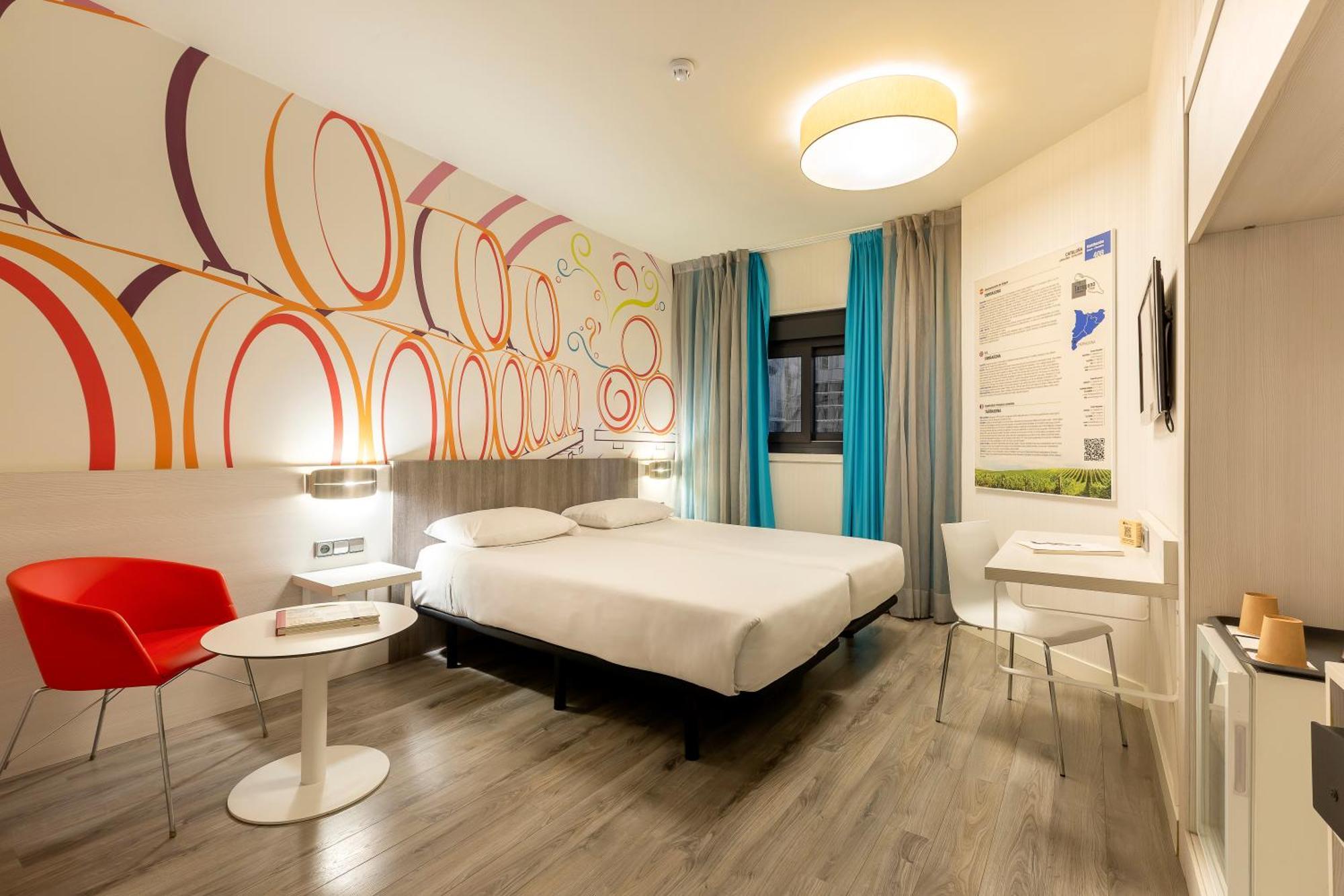 Ibis Styles Madrid Prado Hotel Exterior photo