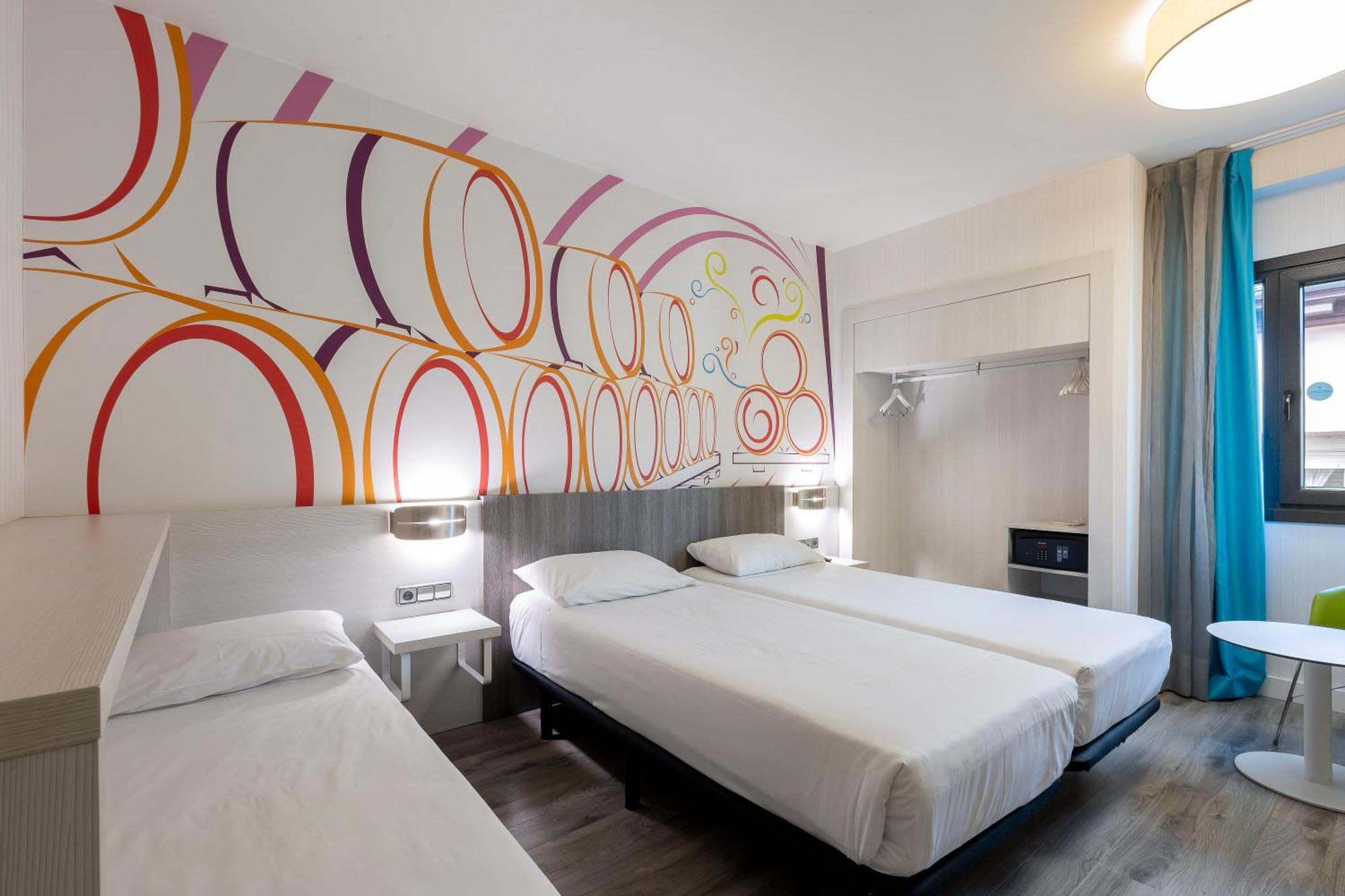 Ibis Styles Madrid Prado Hotel Exterior photo